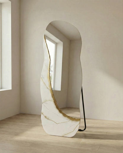 Ivory Vein – Freestanding Irregular White Marble Wall Décor