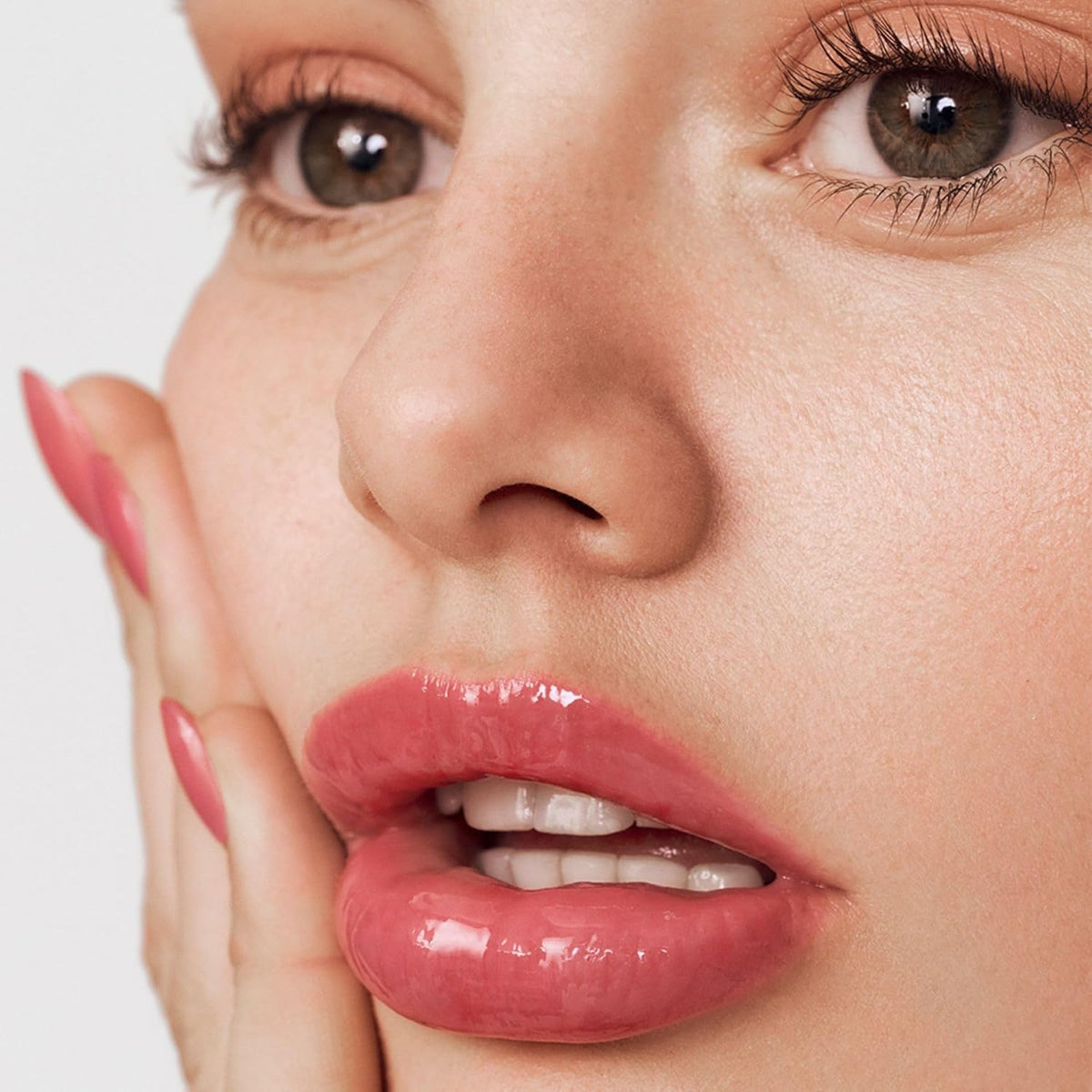Summer Fridays Lip Butter Balm - Moisturizing Lip Gloss for Instant Shine + Sheer Color