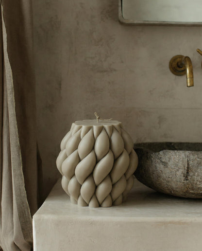 Lawa Knot Ball Candle