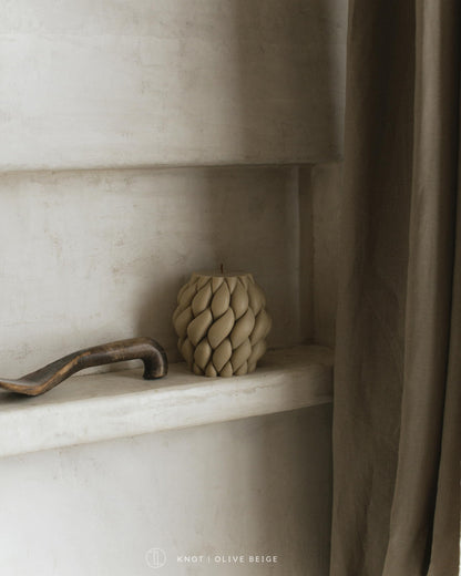 Lawa Knot Ball Candle
