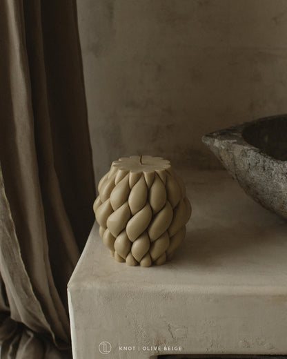 Lawa Knot Ball Candle