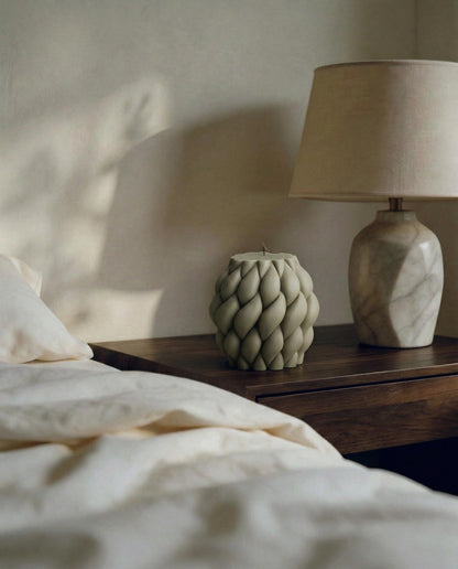 Lawa Knot Ball Candle