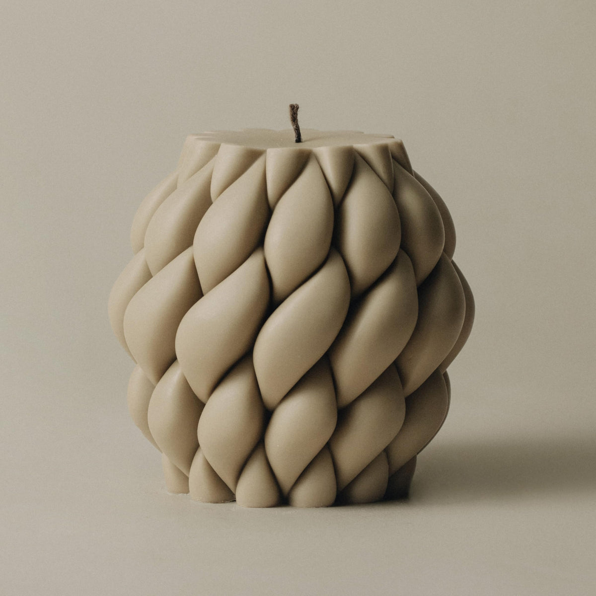 Lawa Knot Ball Candle