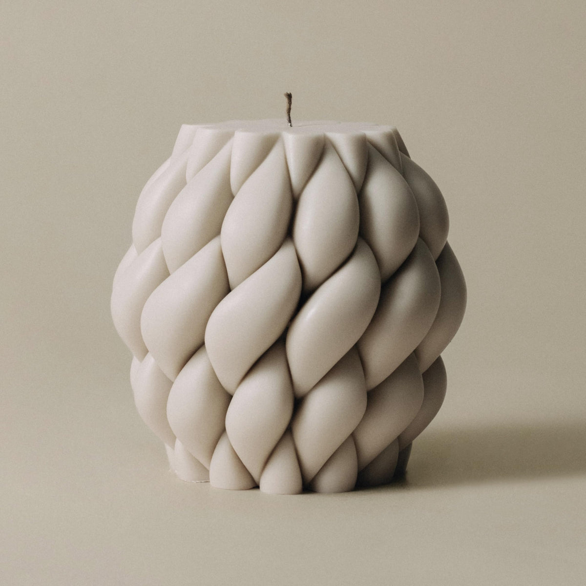 Lawa Knot Ball Candle