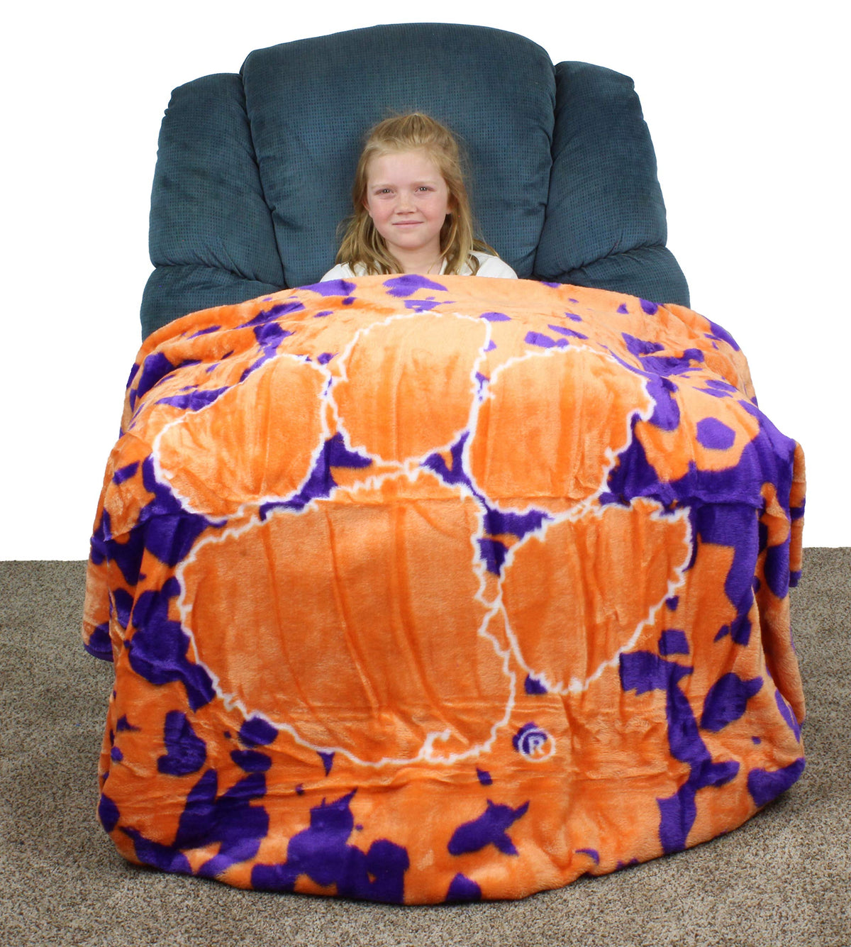 Everything Comfy Georgia Bulldogs Soft and Warm Huge Raschel Throw Blanket, 86" x 63"