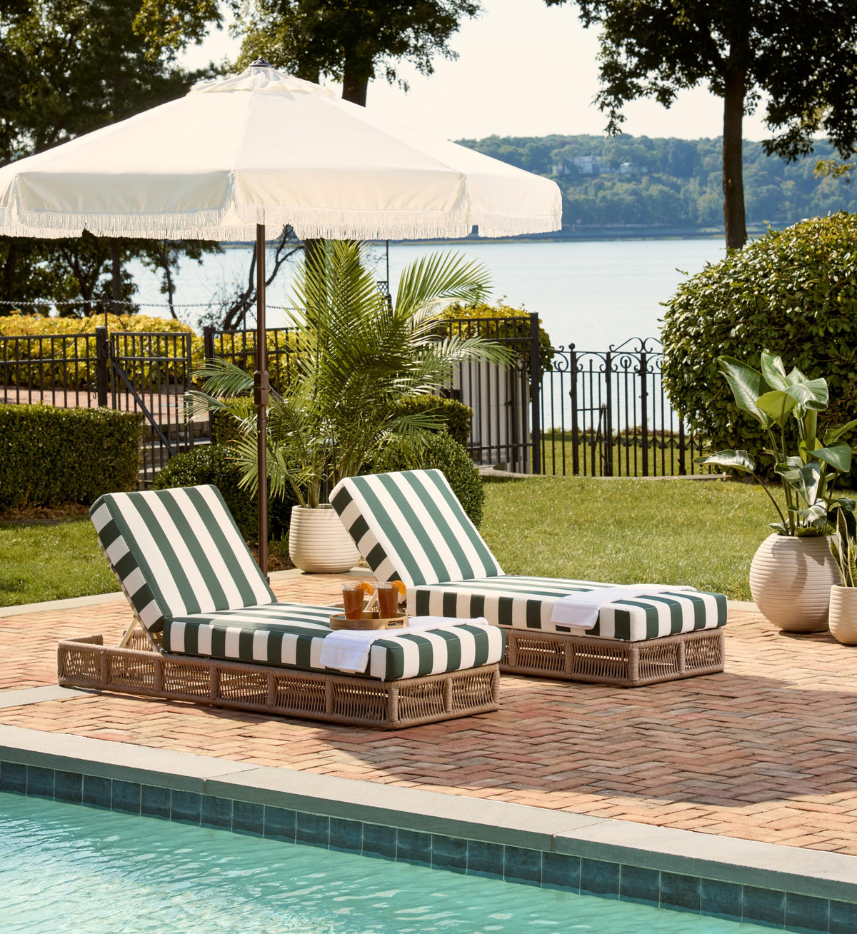 Safavieh Outdoor - Gillian Chaise Lounge Chair